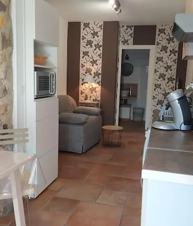 T2 Entre Et Montagne Proche Calvi كالينزانا